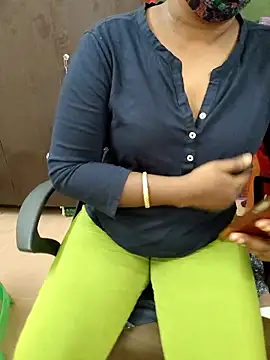 Snapshot of Tamil_roja69 chatting on 05/03/26, 05:02 Tamil roja69 online show from 05/03/26, 05:02