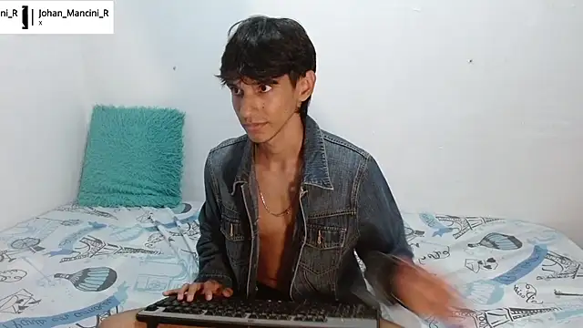 Snapshot of Johan_Mancini_R chatting on 06/13/26, 03:21 Johan Mancini R online show from 06/13/26, 03:21