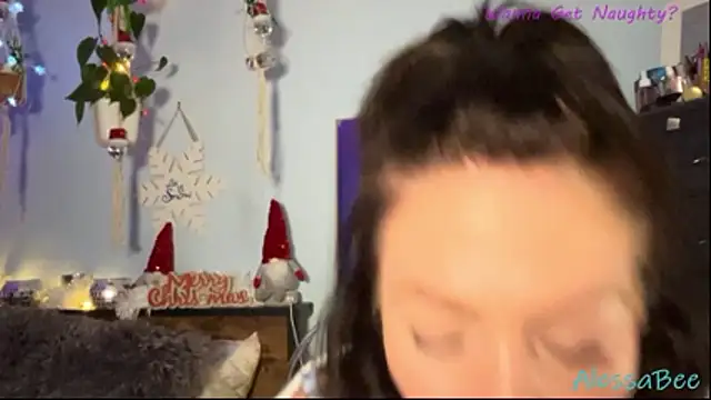 AlessasRoom online show from 12/15/25, 05:23