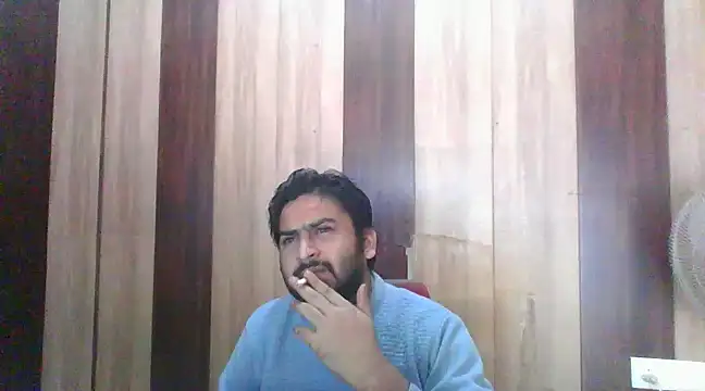 Snapshot of indihotguy chatting on 01/15/25, 07:15 indihotguy online show from 01/15/25, 07:15