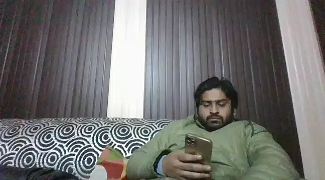 Snapshot of indihotguy chatting on 01/16/25, 11:48 indihotguy online show from 01/16/25, 11:48