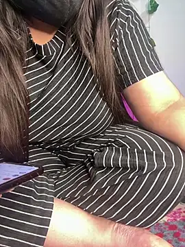 Snapshot of tanvihot2 chatting on 09/30/25, 04:12 tanvihot2 online show from 09/30/25, 04:12