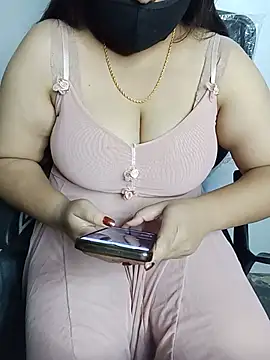 Snapshot of tanvihot2 chatting on 07/15/26, 04:12 tanvihot2 online show from 07/15/26, 04:12
