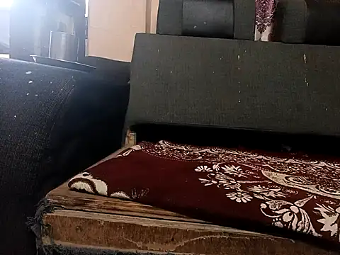 Snapshot of r379 chatting on 09/20/25, 02:01 r379 online show from 09/20/25, 02:01