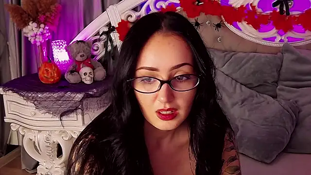 KimKhallifa online show from 10/21/25, 05:30