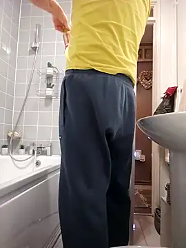 Naked Uk Guy online show from 02/09/25, 07:19