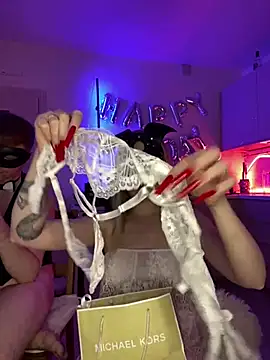 Snapshot of SOFYandMIKE chatting on 02/05/26, 06:34 SOFYandMIKE online show from 02/05/26, 06:34