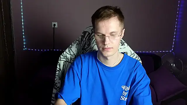 Leonnextdoor online show from 12/29/24, 07:39