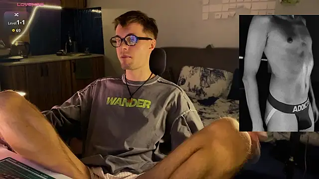 Leonnextdoor online show from 03/08/26, 02:21