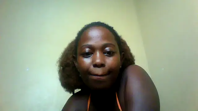 Snapshot of EssyCee01 chatting on 12/27/24, 08:50 EssyCee01 online show from 12/27/24, 08:50