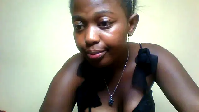 Snapshot of EssyCee01 chatting on 12/28/24, 07:11 EssyCee01 online show from 12/28/24, 07:11