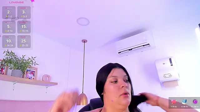 Snapshot of violeta_candyy_ chatting on 06/22/26, 08:17 violeta candyy online show from 06/22/26, 08:17