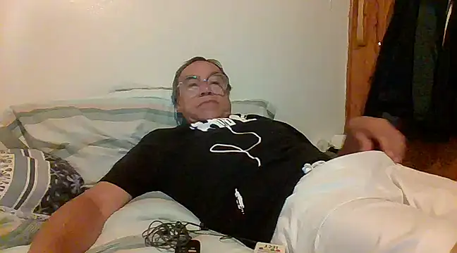 Snapshot of santiagon2015 chatting on 01/07/25, 02:20 santiagon2015 online show from 01/07/25, 02:20