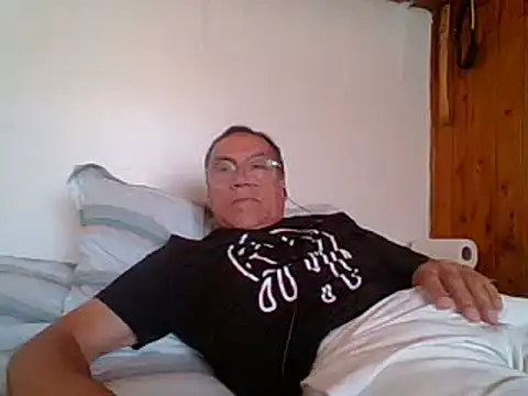 Snapshot of santiagon2015 chatting on 01/10/25, 07:32 santiagon2015 online show from 01/10/25, 07:32