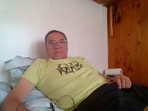 Snapshot of santiagon2015 chatting on 01/17/25, 06:54 santiagon2015 online show from 01/17/25, 06:54