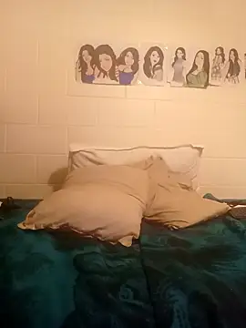 k1oudE online show from 09/30/25, 03:22