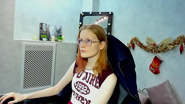 Snapshot of ElizabethHarpper chatting on 01/04/25, 01:42 ElizabethHarpper online show from 01/04/25, 01:42