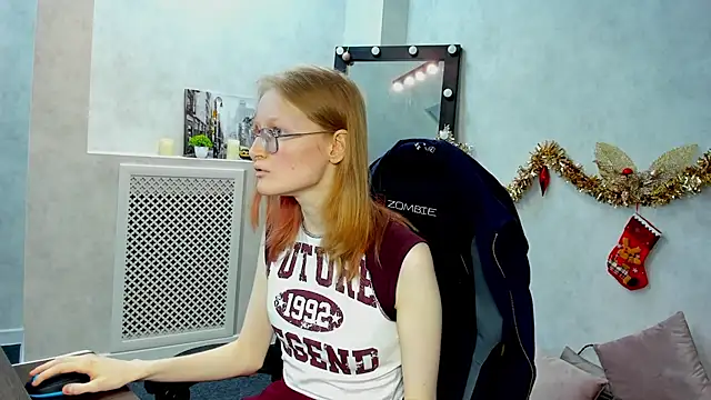 Snapshot of ElizabethHarpper chatting on 01/04/25, 04:44 ElizabethHarpper online show from 01/04/25, 04:44