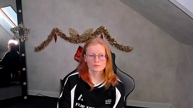 Snapshot of ElizabethHarpper chatting on 01/14/25, 08:41 ElizabethHarpper online show from 01/14/25, 08:41