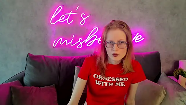 Snapshot of ElizabethHarpper chatting on 02/01/25, 08:08 ElizabethHarpper online show from 02/01/25, 08:08