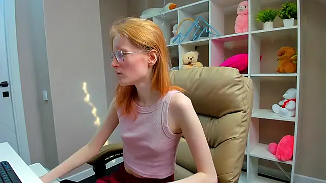 Snapshot of ElizabethHarpper chatting on 03/12/25, 08:19 ElizabethHarpper online show from 03/12/25, 08:19