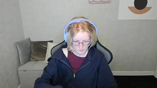 Snapshot of ElizabethHarpper chatting on 09/24/25, 01:09 ElizabethHarpper online show from 09/24/25, 01:09