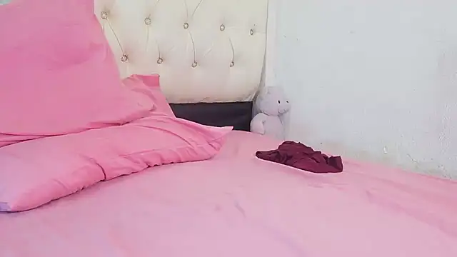 Rocket1978 online show from 10/22/25, 01:55