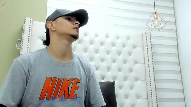 DAVID VICTORIAA online show from 10/22/25, 01:00