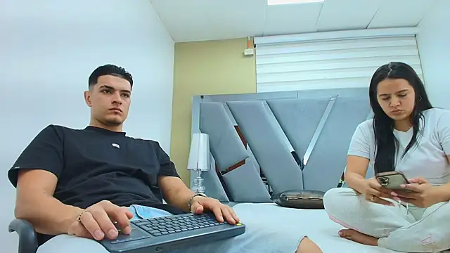 DAVID VICTORIAA online show from 04/21/26, 01:06