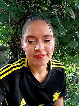 Snapshot of Danni_shy chatting on 06/15/26, 06:54 Danni shy online show from 06/15/26, 06:54