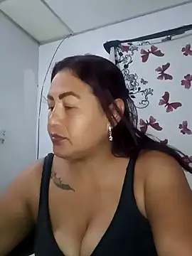 Snapshot of Abigail_BigTits chatting on 03/12/25, 12:04 Abigail BigTits online show from 03/12/25, 12:04