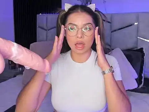 daniiphoeniixx online show from 02/13/25, 10:33
