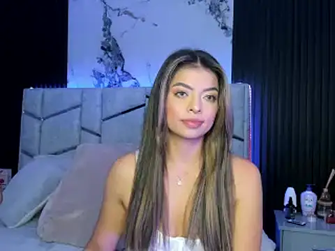 daniiphoeniixx online show from 02/24/25, 07:19