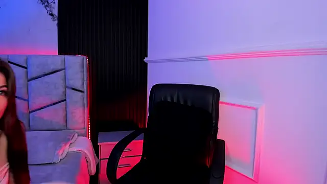 daniiphoeniixx online show from 10/28/25, 07:27