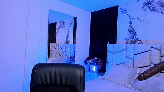 daniiphoeniixx online show from 11/13/25, 07:24