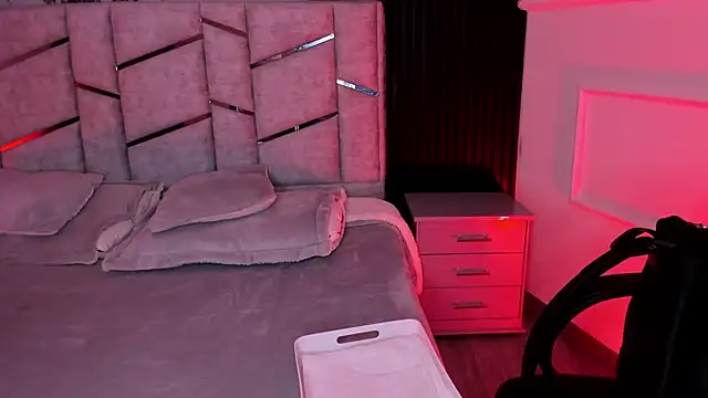 daniiphoeniixx online show from 12/02/25, 07:53