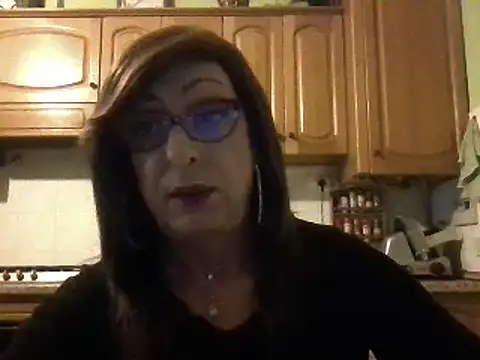 Snapshot of Tiabet chatting on 03/20/25, 09:56 Tiabet online show from 03/20/25, 09:56