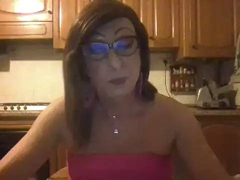 Snapshot of Tiabet chatting on 10/21/25, 07:58 Tiabet online show from 10/21/25, 07:58