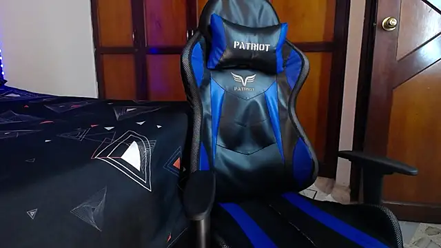 Snapshot of 1Tommy9 chatting on 01/14/25, 10:02 1Tommy9 online show from 01/14/25, 10:02