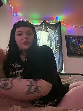 Gothicsiren online show from 01/24/25, 01:47