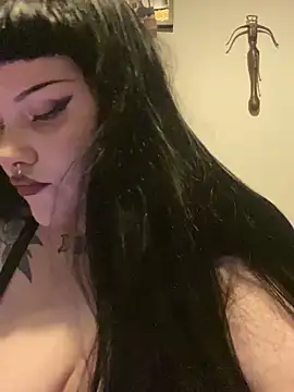 Gothicsiren online show from 01/31/25, 08:12