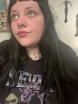 Gothicsiren online show from 02/18/25, 11:55