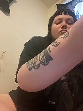 Gothicsiren online show from 02/24/25, 02:48