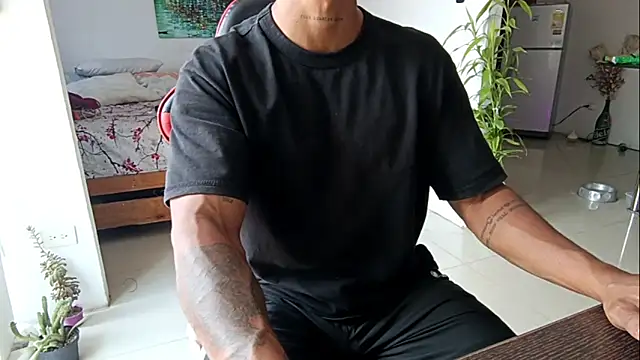 Adam Valenciia online show from 04/01/26, 04:26