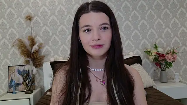 Snapshot of Nellie_Medina chatting on 02/24/25, 01:24 Nellie Medina online show from 02/24/25, 01:24