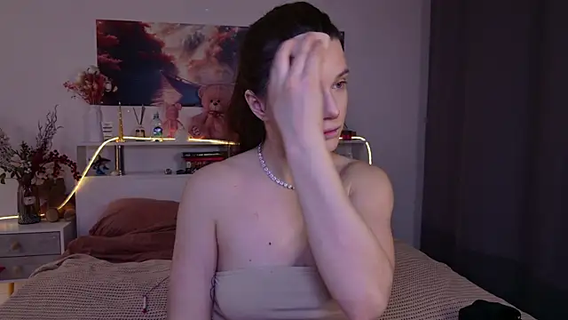 Nellie Medina online show from 02/25/26, 03:43