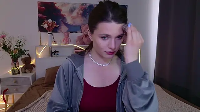 Snapshot of Nellie_Medina chatting on 04/25/26, 02:47 Nellie Medina online show from 04/25/26, 02:47