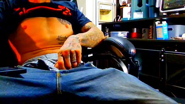 JamesMichael88 online show from 04/21/26, 04:23