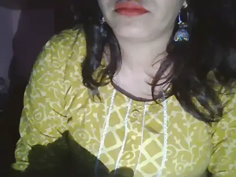 Hot-shanvi online show from 04/18/26, 05:39