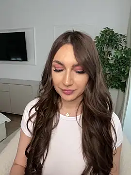 claraxjoyy online show from 04/23/26, 04:09